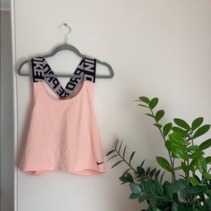 Super cute Nike pro crop top